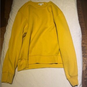 Amazon Essentials Crewneck, Yellow